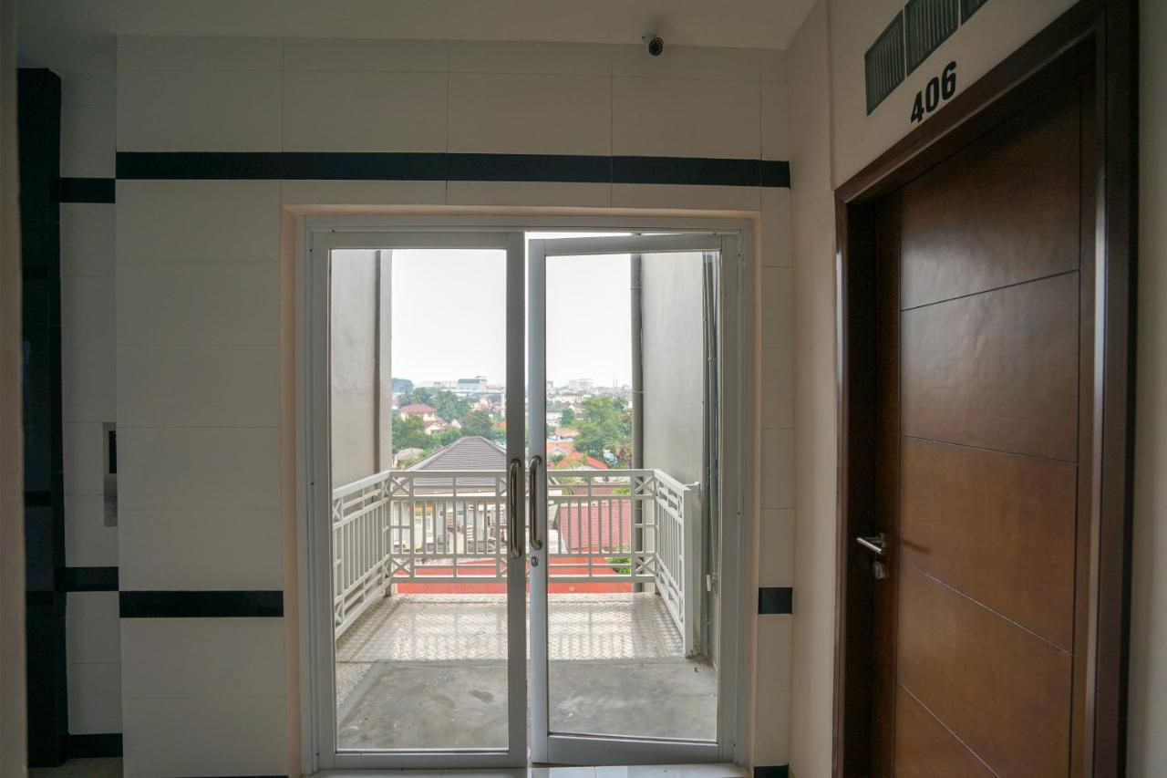 Oyo 616 Express Inn Palembang Exterior photo